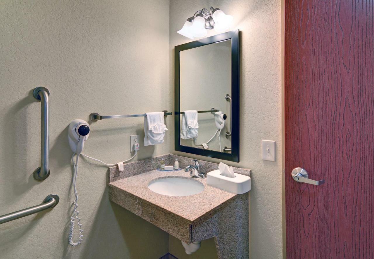 Cobblestone Inn & Suites - Schuyler Eksteriør bilde